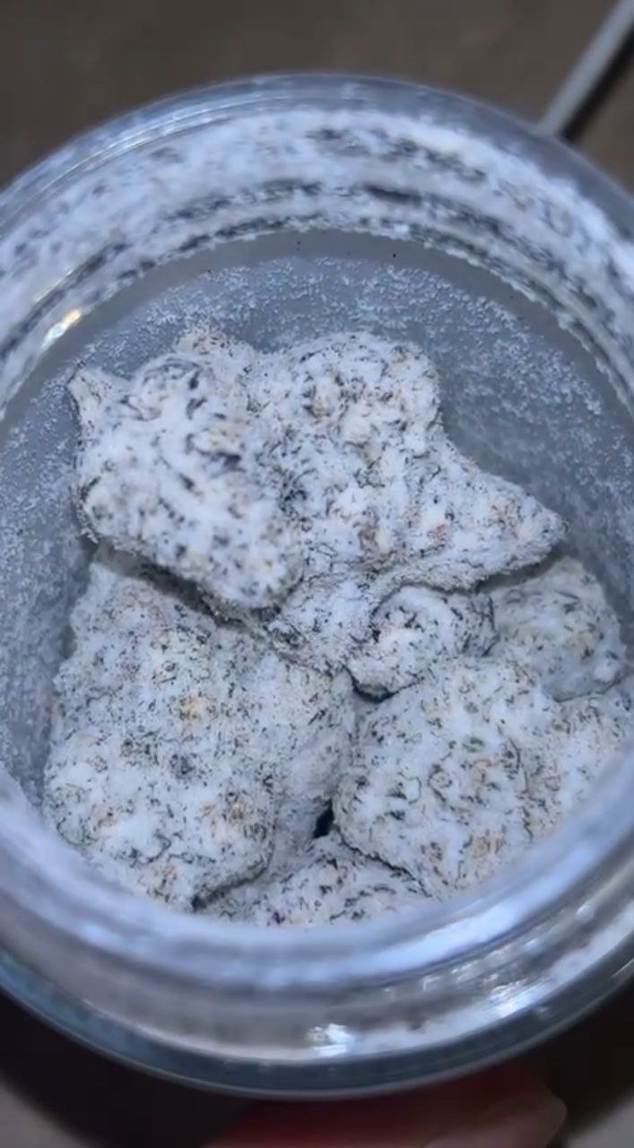 Snow Caps Weed - Image 2